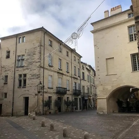à Pied, Dans Cadre D'exception * Uzès